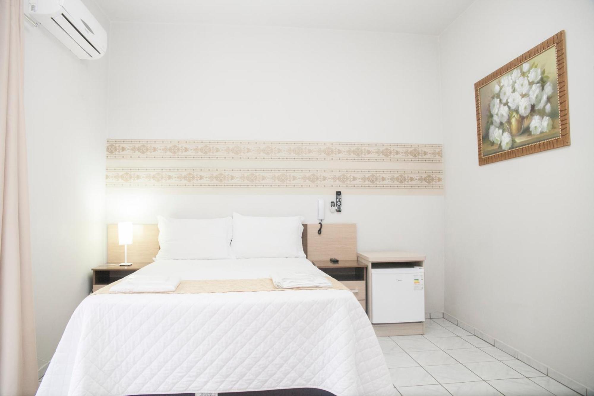 Hotel Grezelle Santa Bárbara Buitenkant foto